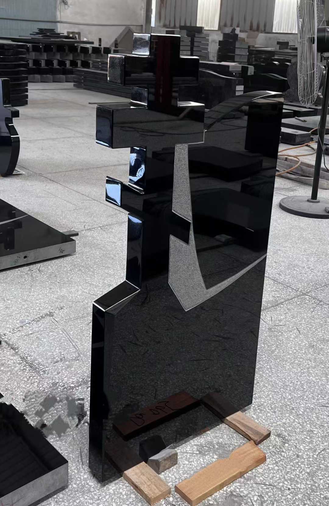 Xingyan Yaradıcı Həndəsi Qara Tomb daşı